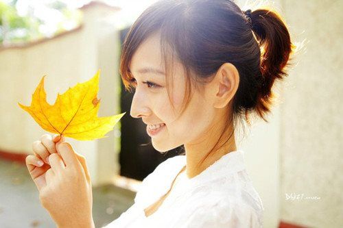 拍照(zhào)姿(zī)势大全 拍照姿势大全